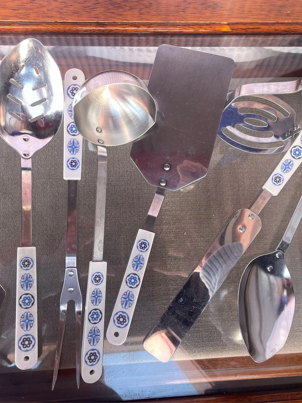 8 piece Vintage Ace Stainless Steel Kitchen Serving Utensil Set - White/Blue